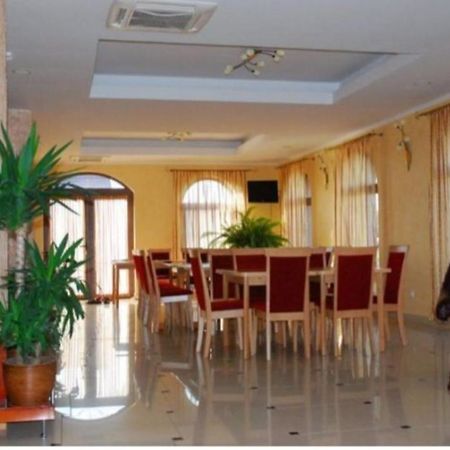 Casa Optima Hotel Oradea Exterior photo